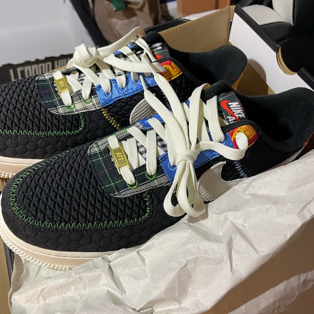 Nike Air Force 1 07 lv8 multi. RARE